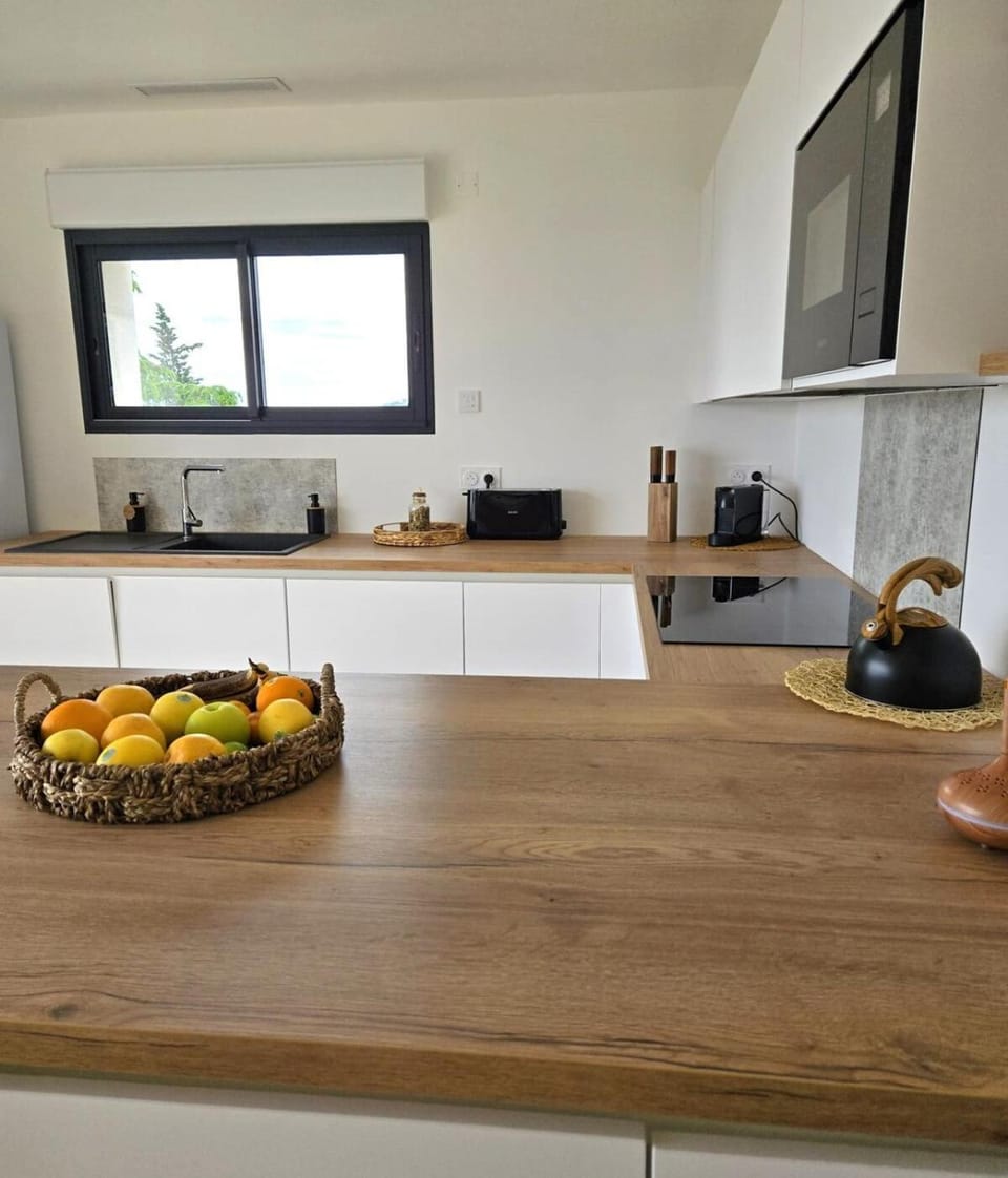 Villa Bali, magnifique vue mer et Esterel Villa in Roquebrune-sur-Argens