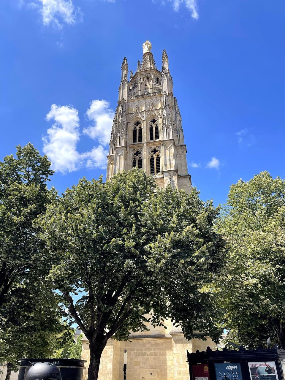 Nearby landmark, Day, Landmark view, Location