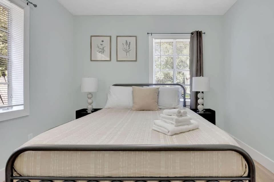 SMV Updated Bungalow Bliss Central House in Jacksonville