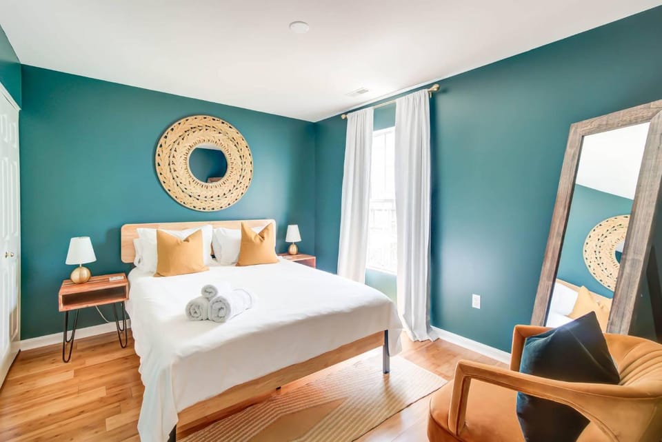 Bed, Decorative detail, Bedroom