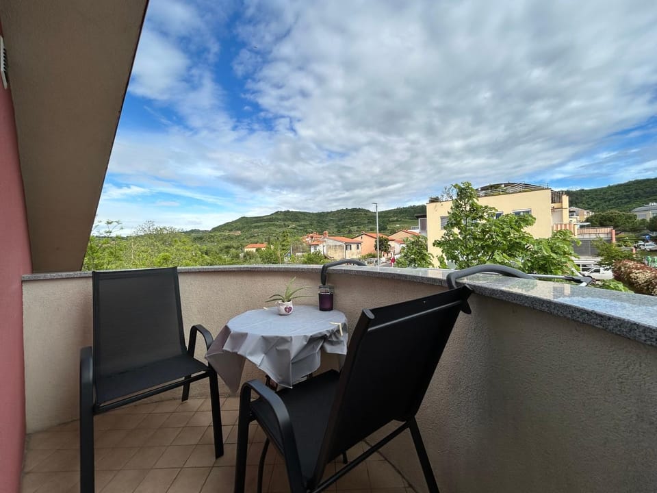 Natural landscape, View (from property/room), Balcony/Terrace