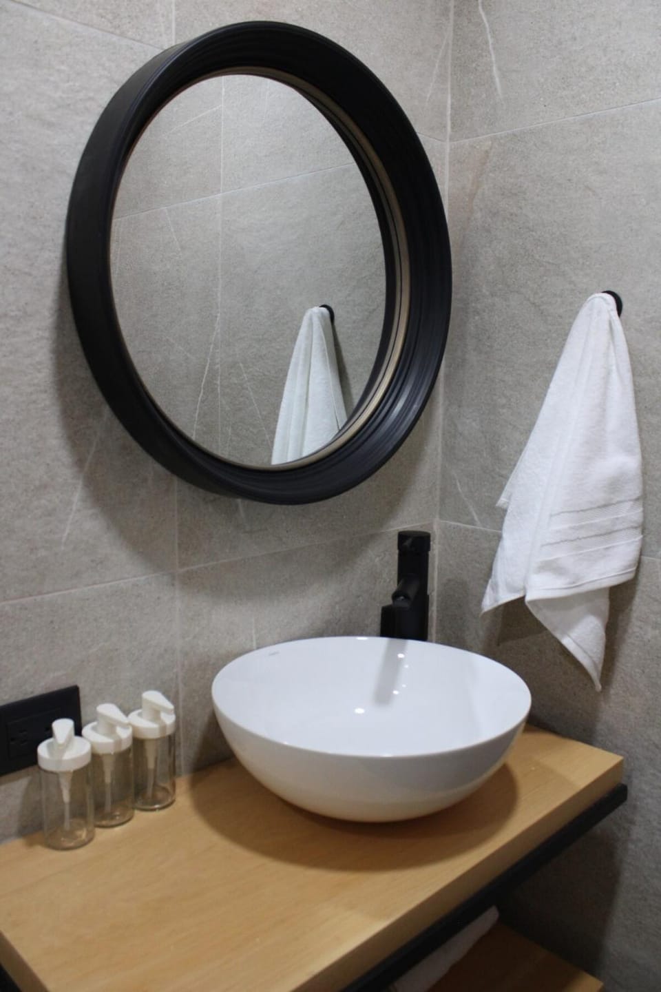 Bathroom, towels