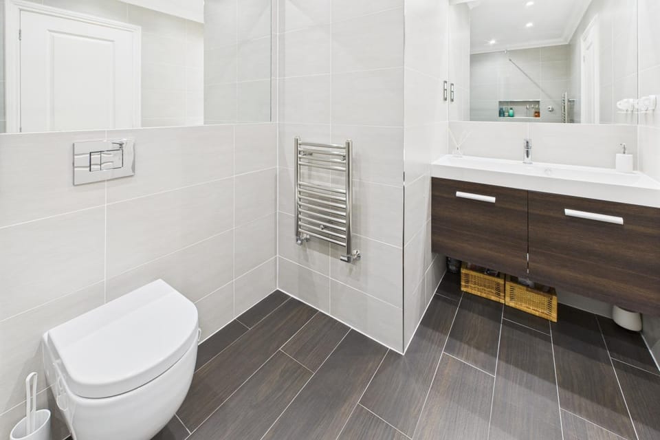 Toilet, Bathroom