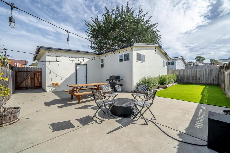 Your Dream Seaside Vacation Charming 2 BDR Home House in Seaside