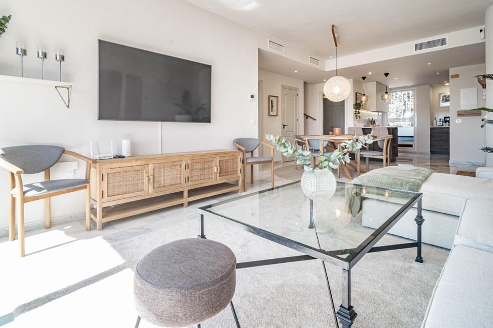 Communal lounge/ TV room, Living room