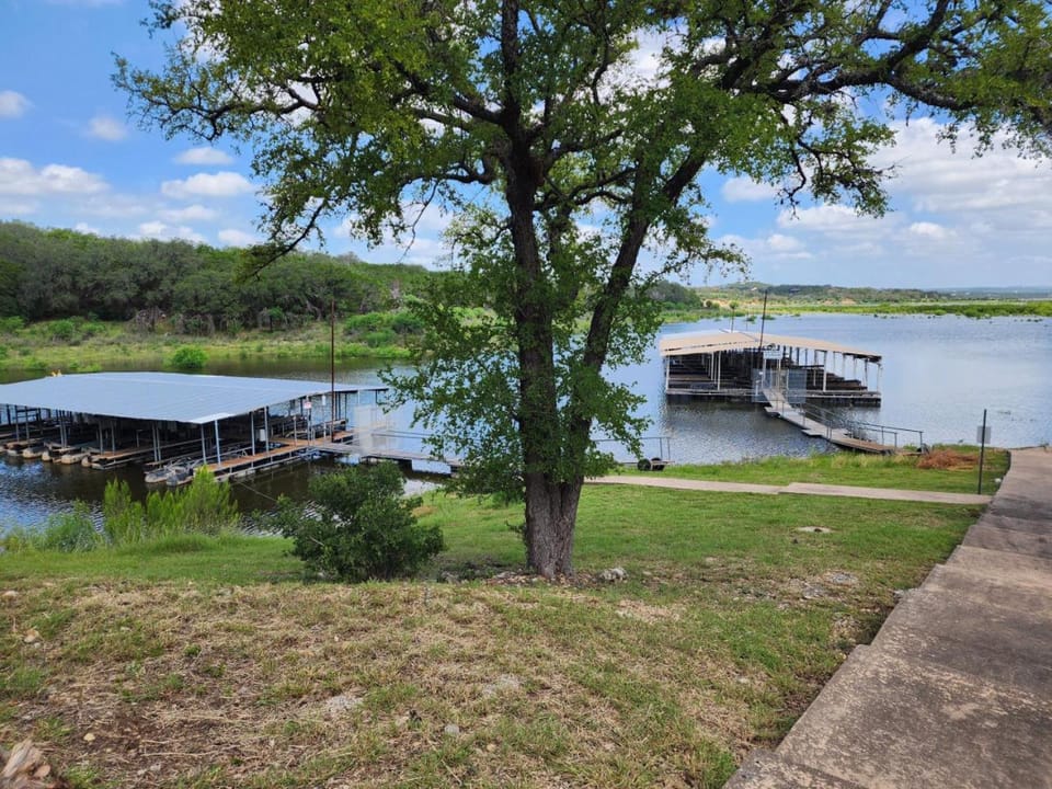 The Cove Lakehouse House in Lake Travis