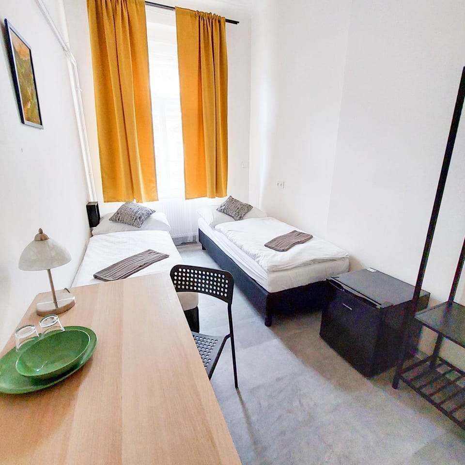 Bed, Photo of the whole room, Seating area, Bedroom, towels