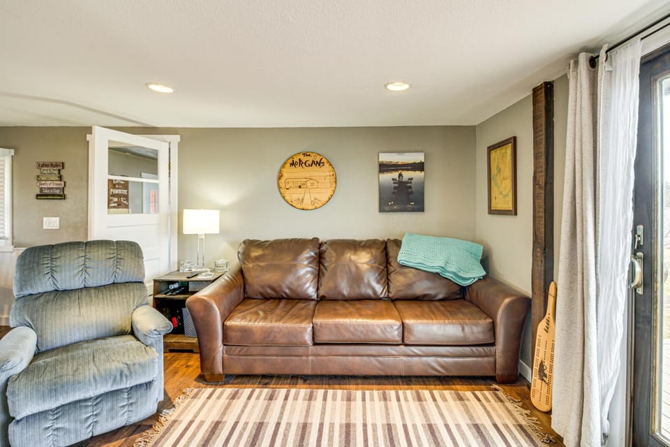 Boat Dock & Launch: Family Cabin on Prairie Lake! Cabin in Minnesota