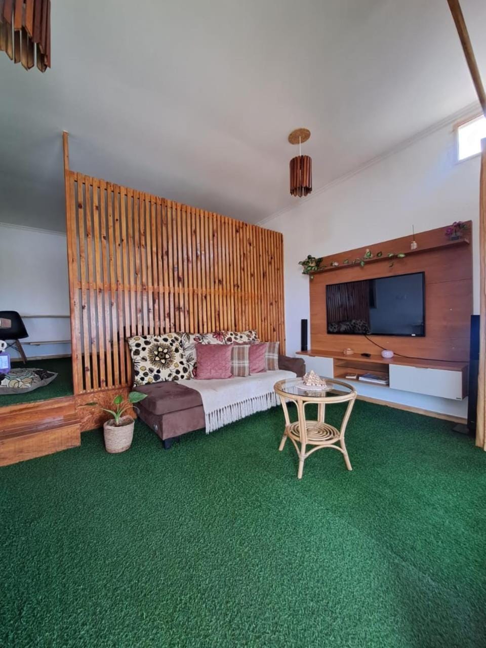 Communal lounge/ TV room, TV and multimedia, Living room, Seating area, Evening entertainment