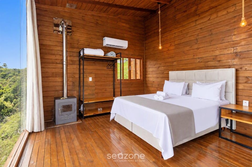 Bed, Bedroom, Mountain view