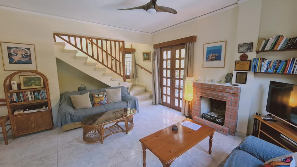 Communal lounge/ TV room, Living room