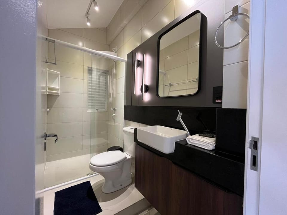 Shower, Bathroom, towels