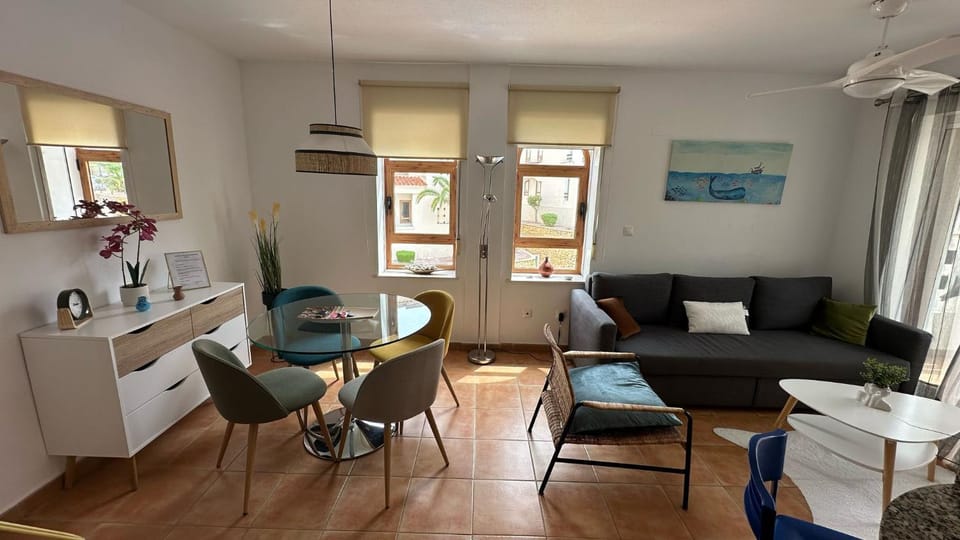 Kitchen or kitchenette, Dining area, oven, toaster, air conditioner