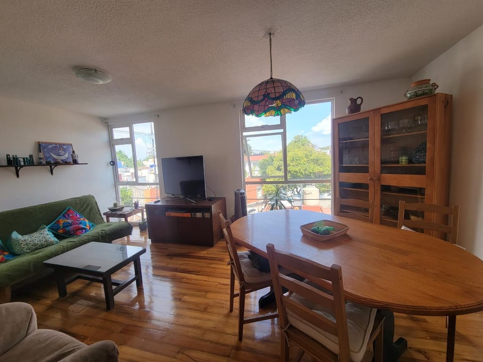 Communal lounge/ TV room, Dining area