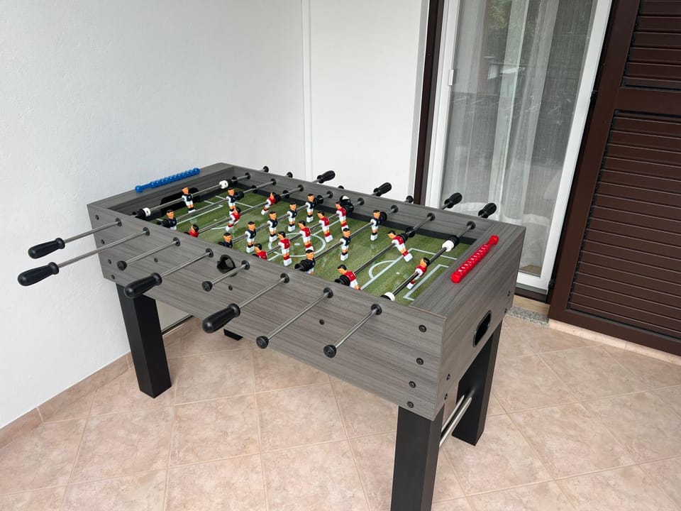 Game Room, Evening entertainment, Entertainment