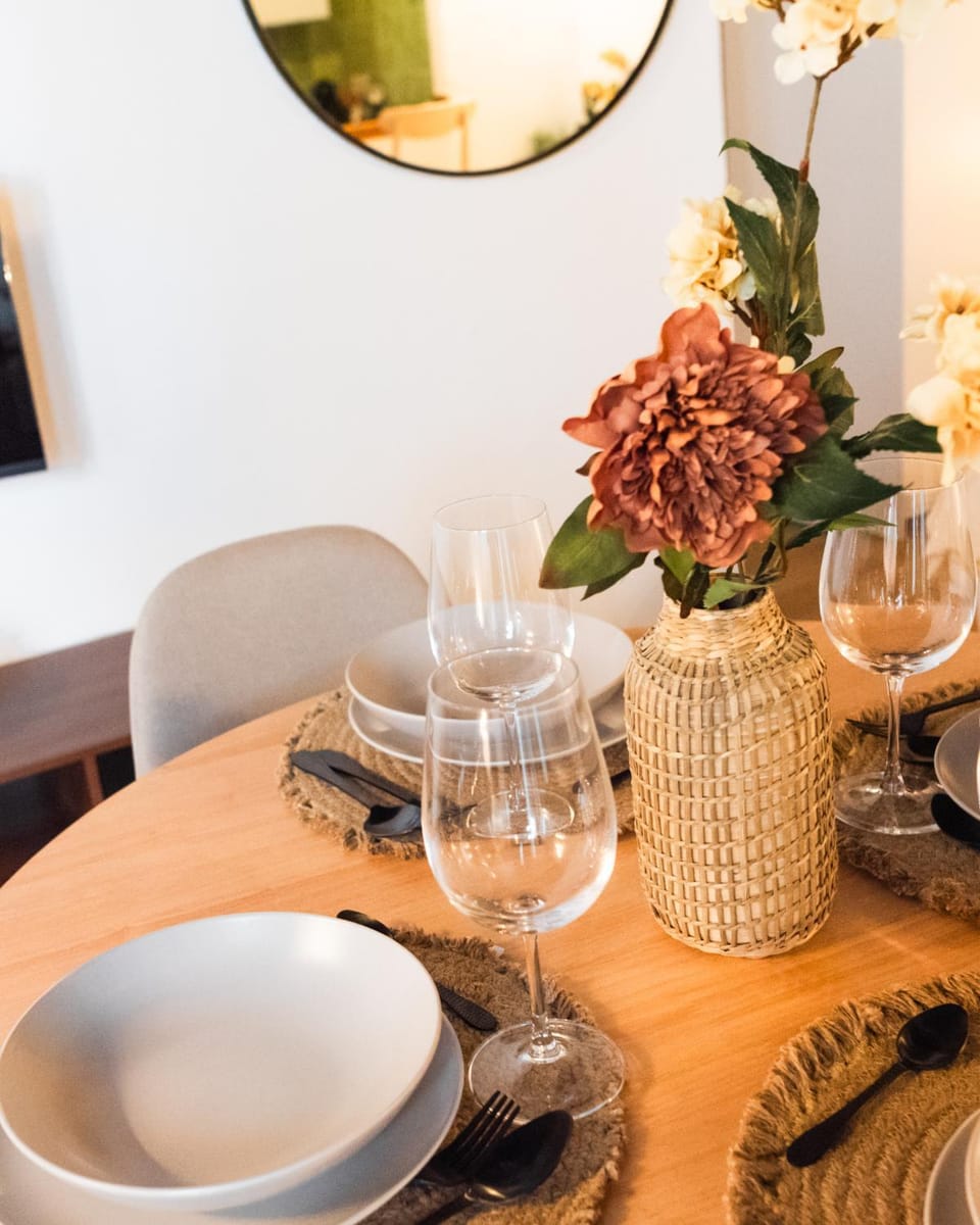 Food and drinks, Dining area, Food
