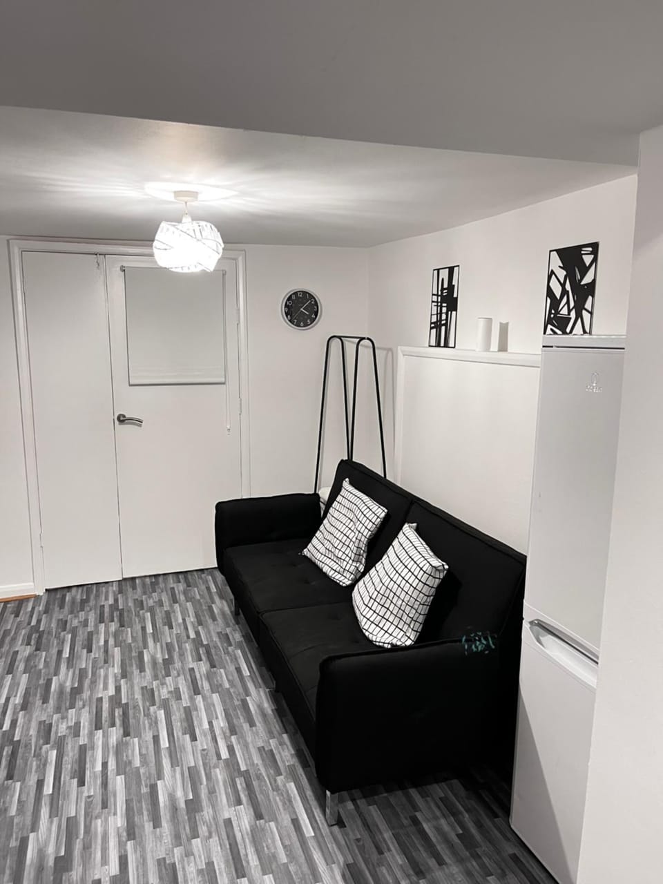 Cozy Two Bedroom Flat 1 Minute from Forest Hill Train Station Apartment in London Borough of Southwark