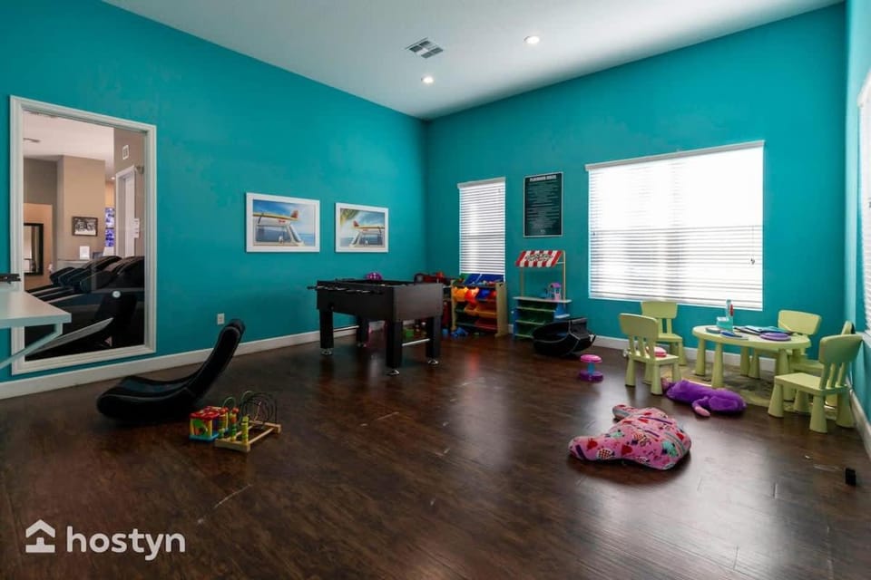 4BR Family Townhouse Steps to Disney House in Four Corners