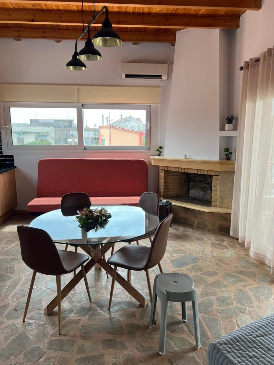 Living room, Dining area, air conditioner