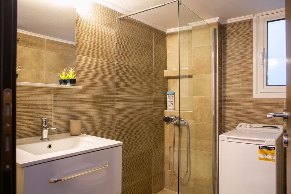 Shower, Bathroom, washing machine