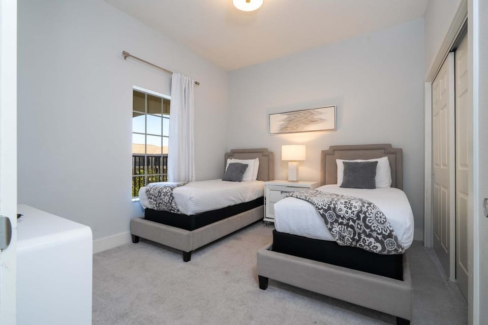 VIP access to WorldQuest Resort with no extra fees House in Orlando
