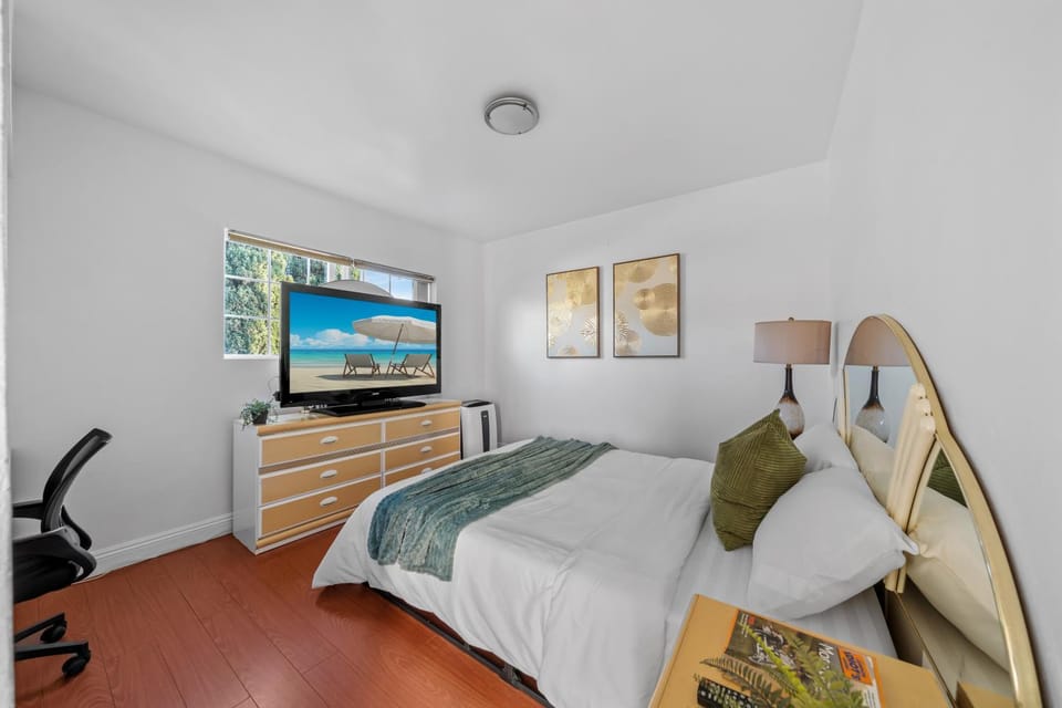 Entire Private Home with 4 Bedrooms 2 Bathrooms, Garage & Gated Yard, Near San Diego Gaslamp, Beach, Available Now House in National City