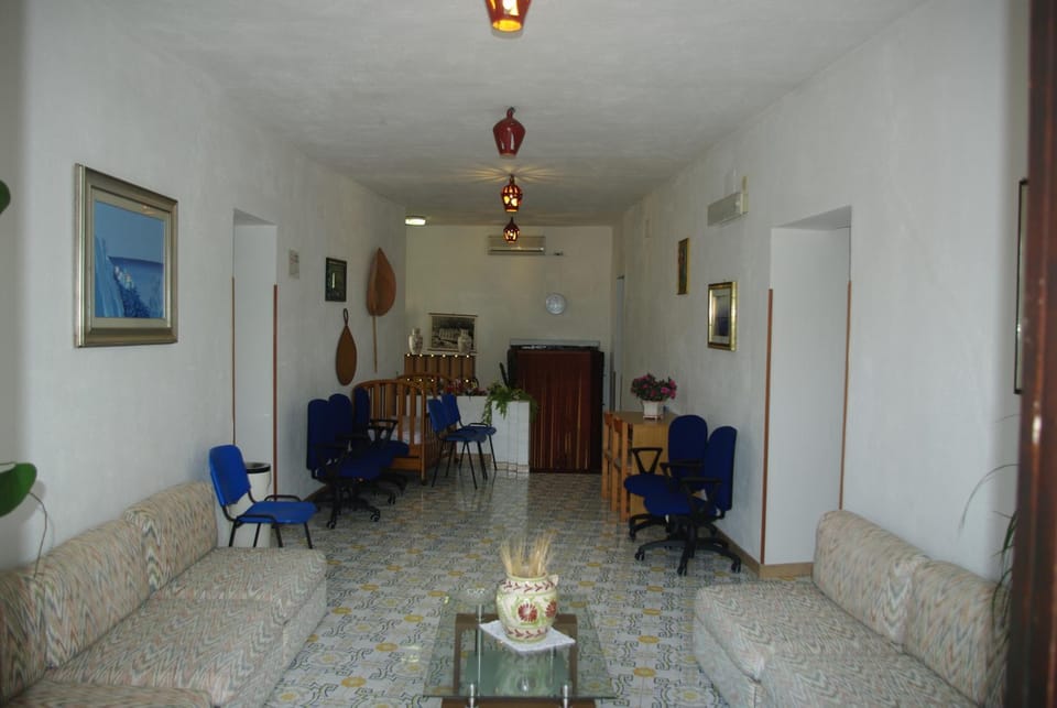 Decorative detail, Seating area