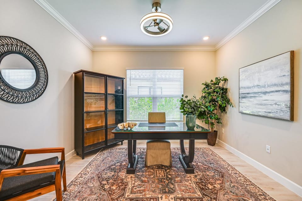 Golf, Swim, & Shop: 'Casa Lazio By The Islands' House in Collier County
