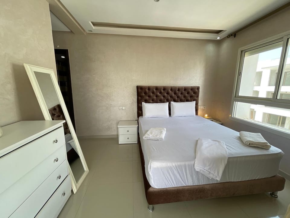 Bed, Photo of the whole room, Bedroom, air conditioner