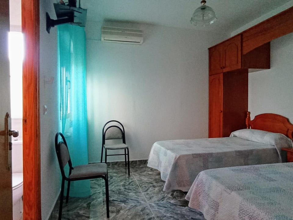 Bedroom, air conditioner