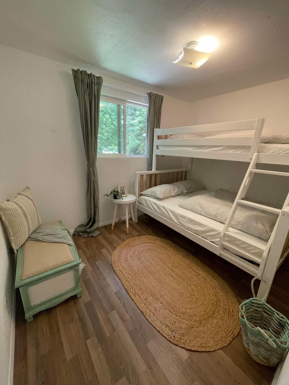 Bedroom, bunk bed