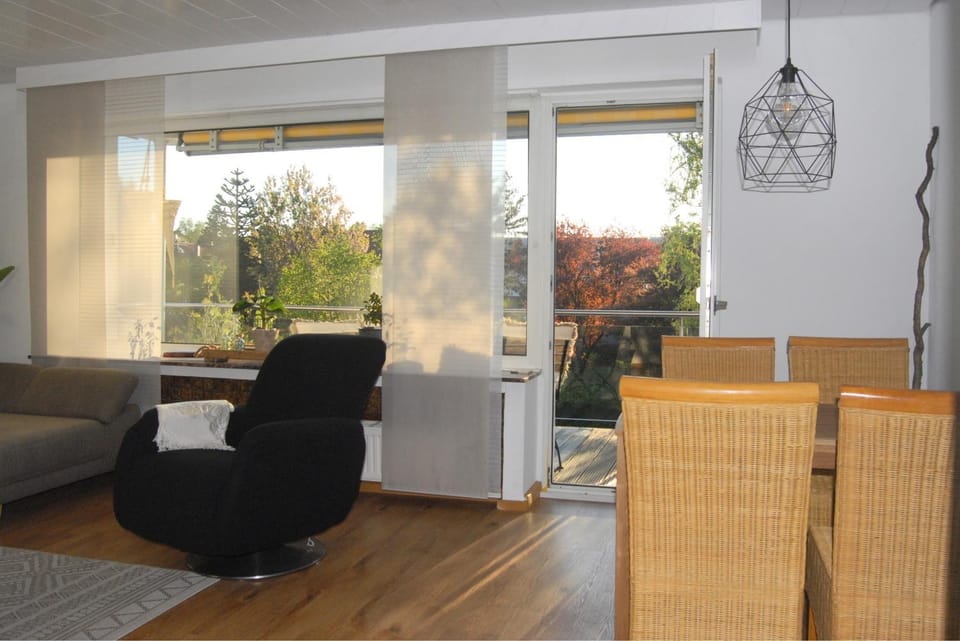 View (from property/room), Living room, Dining area