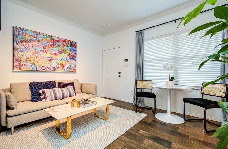 Heights Oasis - Chic Houston Heights Private Studio Apartment in Houston