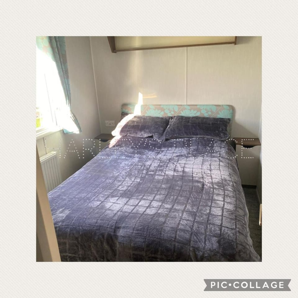 3 bedroomed CH Caravan on Presthaven Beach Resort House in Llanasa