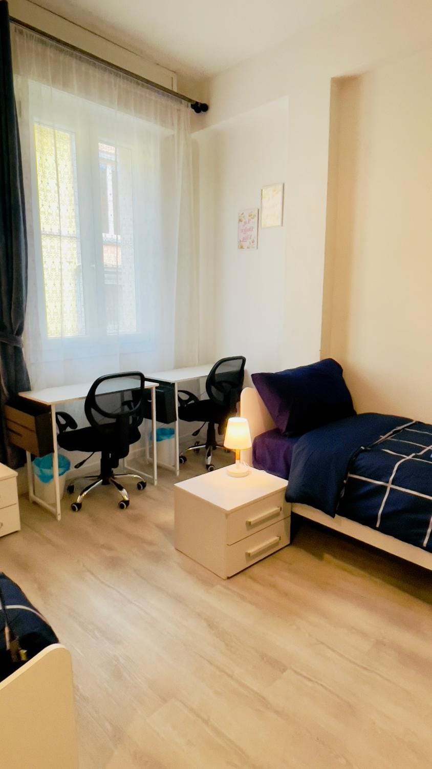 Bed, Seating area, Bedroom