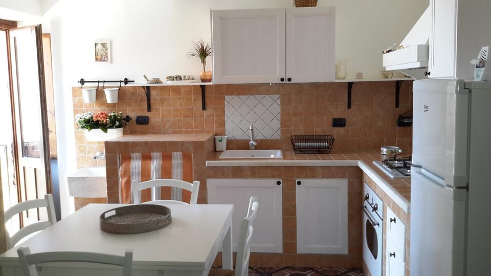 Balcony/Terrace, Kitchen or kitchenette, Dining area, Sea view
