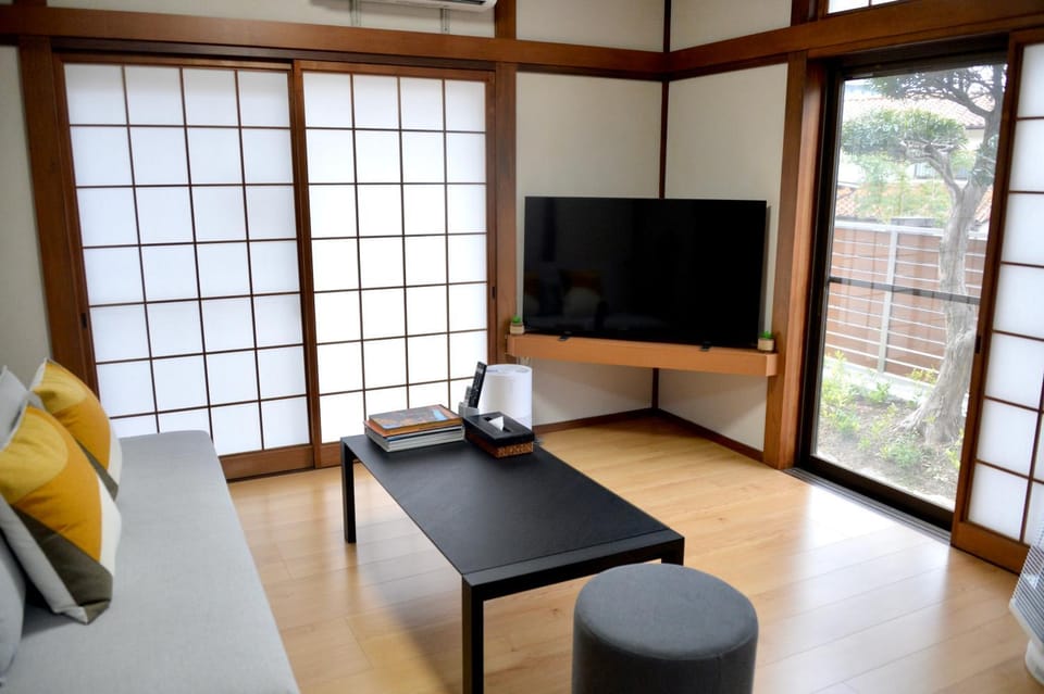 TV and multimedia, air conditioner