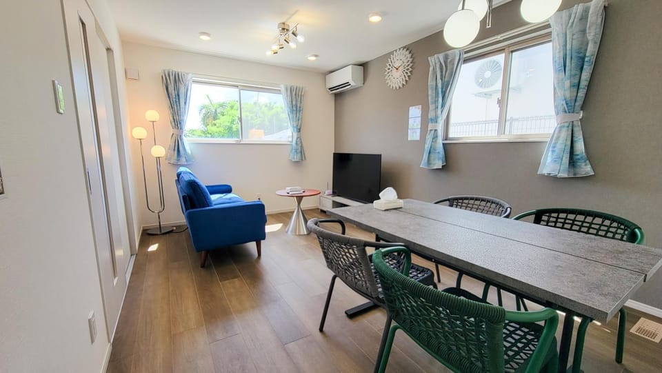 Living room, Dining area