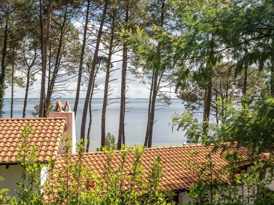 Maison familiale 5 chambres pour 14 pers, vue lac à Biscarrosse - FR-1-319-605 Villa in Biscarrosse