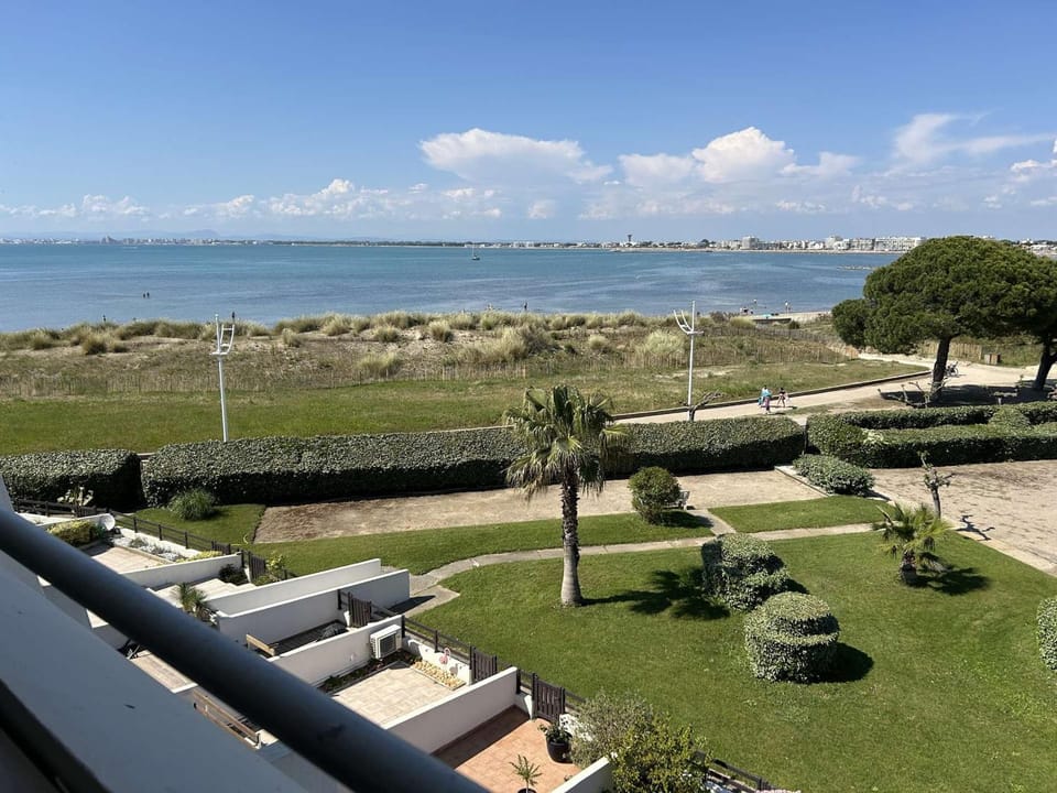 Appartement climatisé 2 pièces avec parking près de la plage - FR-1-250-309 Apartment in Le Grau-du-Roi