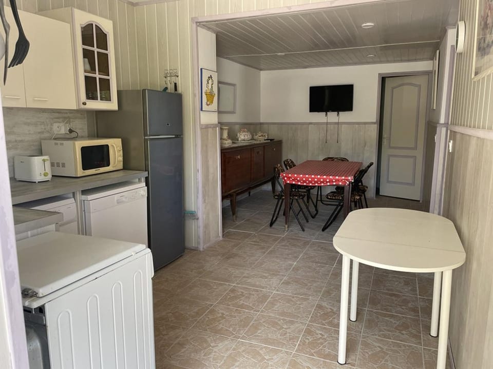 Appartement 5 pers, accès privé au lac, piscine - FR-1-822-16 Apartment in French Riviera