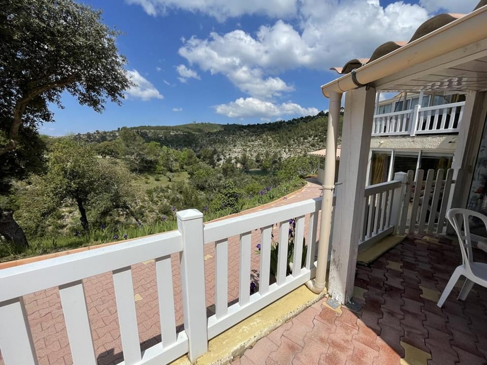 Studio 2/3 personnes près du lac avec animaux acceptés et parking - FR-1-822-18 Apartment in French Riviera