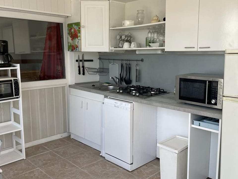 Studio 2/3 personnes près du lac avec animaux acceptés et parking - FR-1-822-18 Apartment in French Riviera