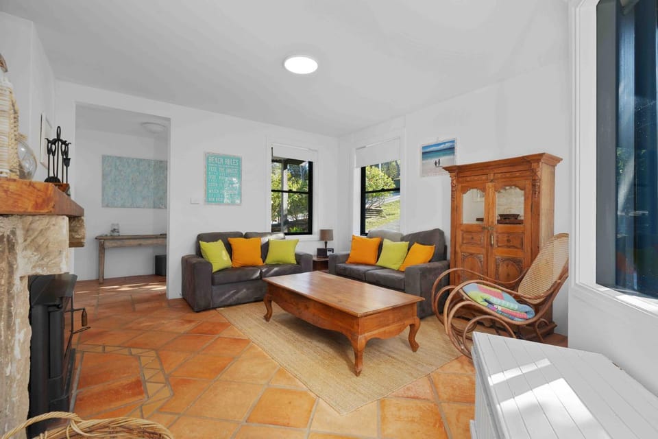 Greenfields Beach House & Studio House in Vincentia