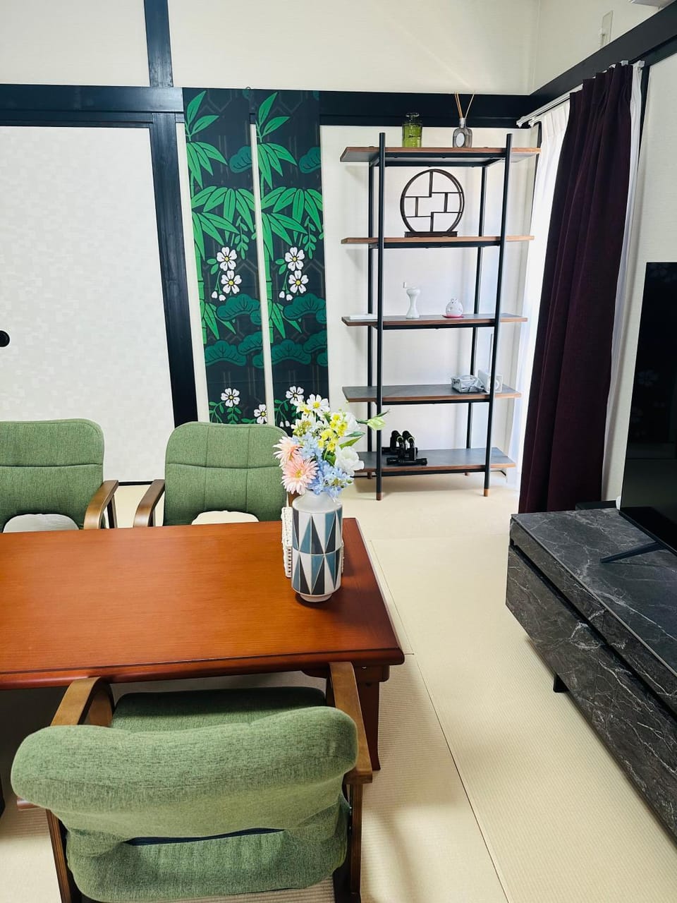 Communal lounge/ TV room, TV and multimedia, Living room, Dining area