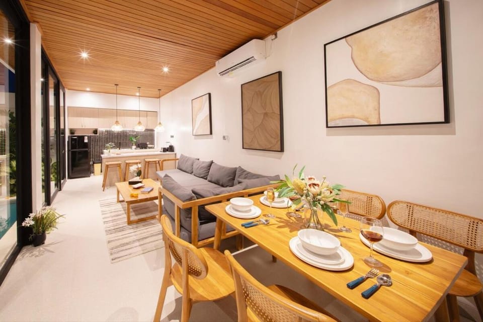 Kitchen or kitchenette, Living room, Seating area, Dining area