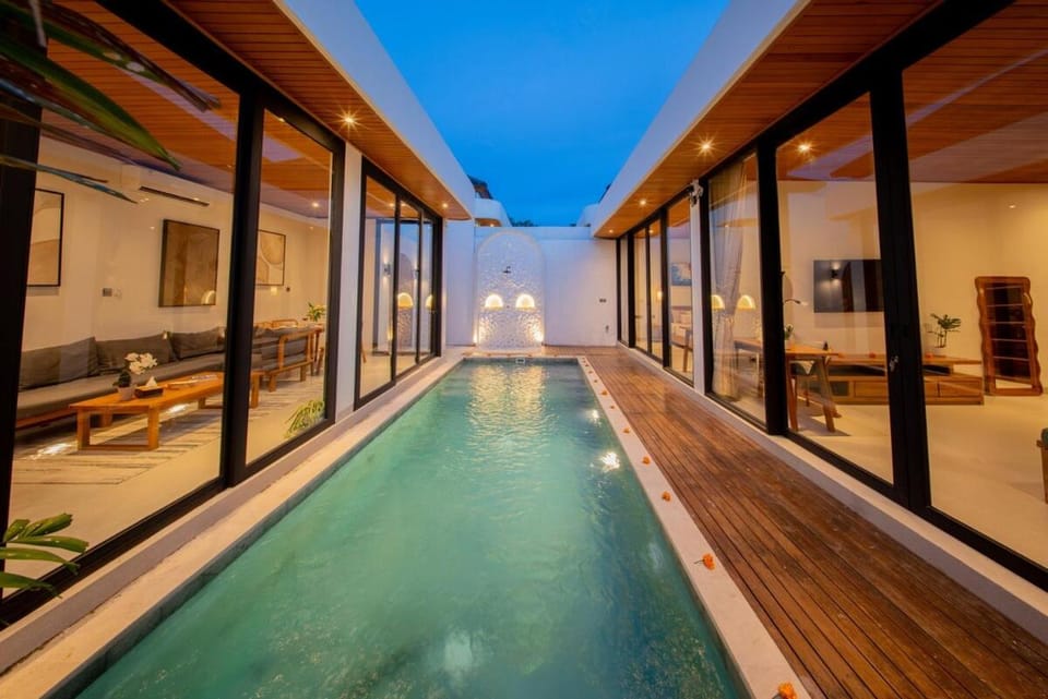 Seating area, Bedroom, Swimming pool, Swimming pool