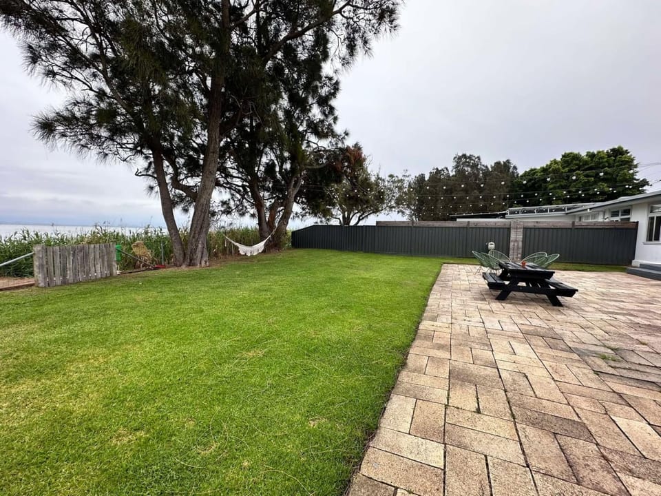 Cudgeree Bay Lake House House in Wollongong