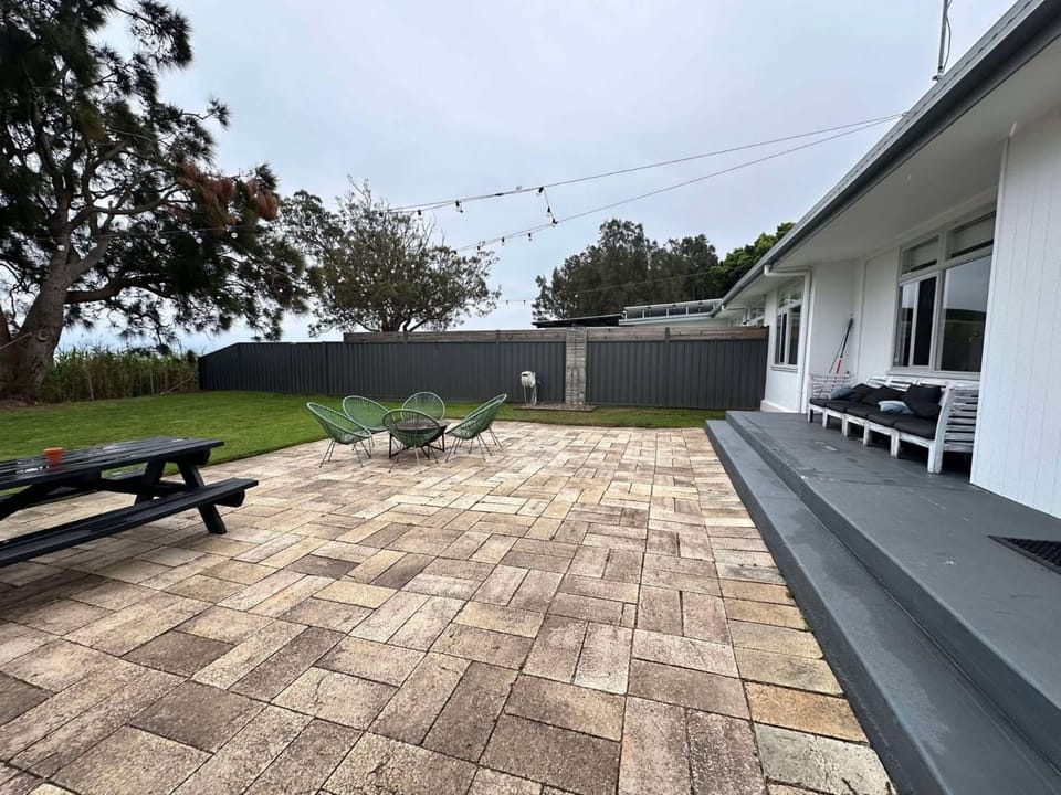 Cudgeree Bay Lake House House in Wollongong