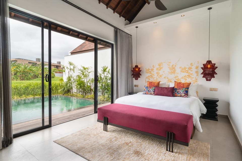Bed, View (from property/room), Bedroom, Pool view